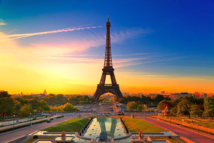 Cheapest month to travel Paris 
skyscanner.pxf.io/DKLYbo