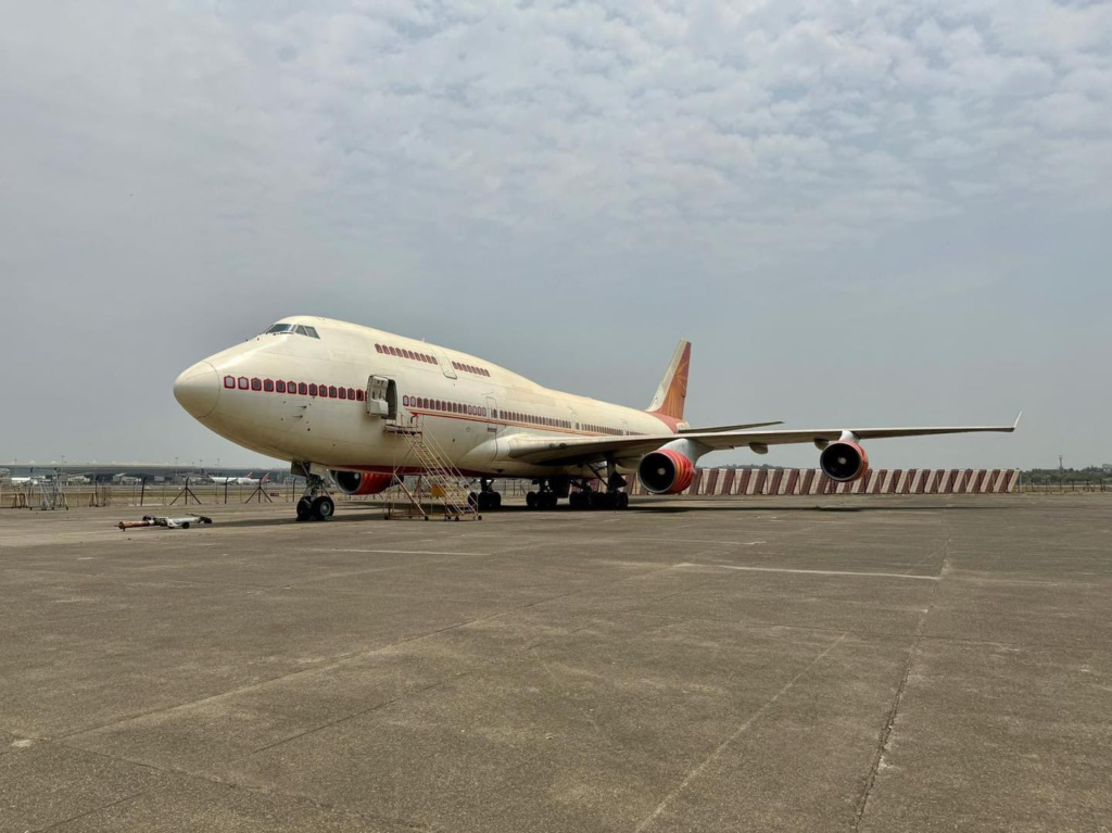 Air Indias Boeing747 takes final flight from mumbai
