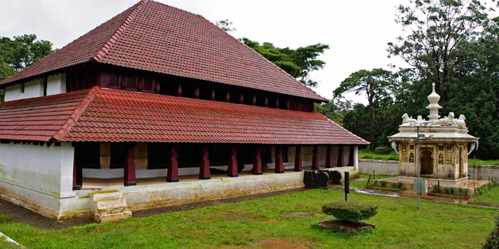 These Beautiful Palaces in Karnataka