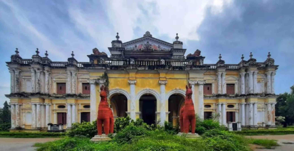 These Beautiful Palaces in Karnataka